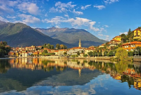 Mergozzo am Lago Maggiore, Mergozzo on lake Lago Maggiore in northern Italy