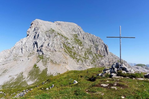 Großer Hundstod with summit cross of Kleiner Hundstod, Weißbach bei Lofer, Steinernes Meer,