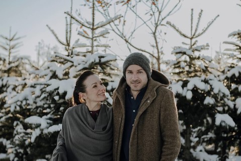 Couple in a snowy landscape