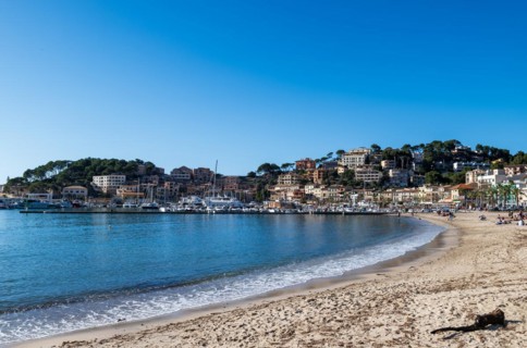 Beach on the promenade of Port de Sóller, north-west coast, Serra de Tramuntana, Majorca, Balearic