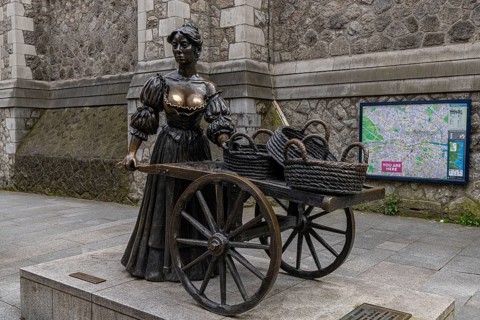 Monument to Molly Malone, Dublin, Ireland, Europe