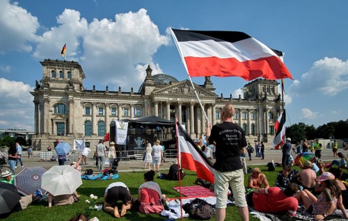 Germany, Berlin, 15. 08. 2020, Reichsbürger rally in front of the Reichstag, Reich flag, Europe