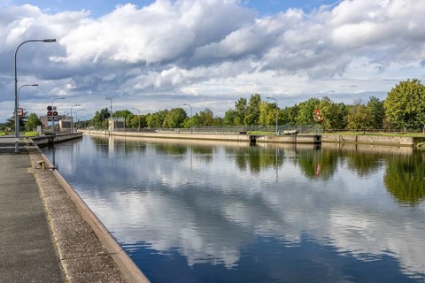 Eckersmühlen lock (Haimpfarrich) on the Main-Danube Canal, Hilpoltstein, Franconian Lake District,