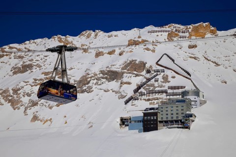 Gondola, mountain railway, Schneefernerhaus mountain station, Zugspitze, Bavaria, Germany,