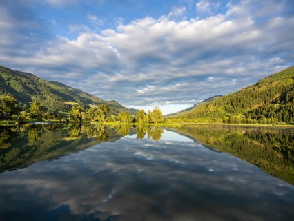 Clouds are reflected in the lake, Gaishorner See in the evening light, Gaishorn am See, Paltental,