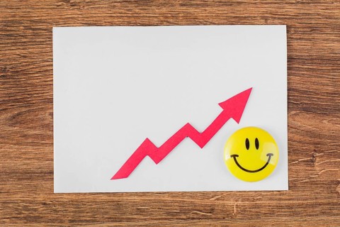 Top view smiley face growth arrow