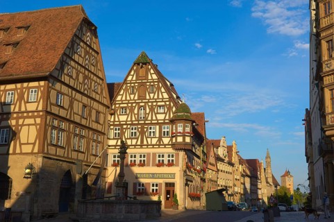Half-timbered houses, market square, Rothenburg ob der Tauber, Romantic Road, Franconia, Bavaria,