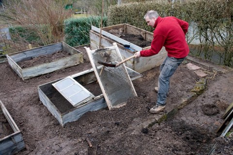 Creation of cold frame, compost sifting, sieve
