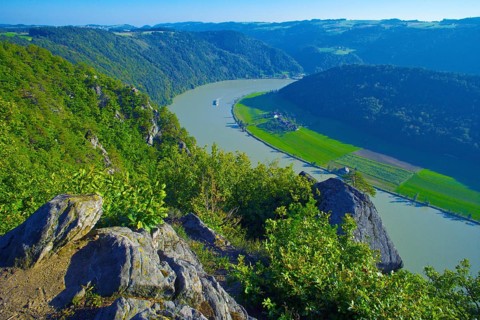 Schlögener Schleife of the Danube, view from Steinerner Felsen near Mannsdorf, Upper Austria,