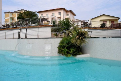 Emilia Romagna, Italian Adriatic Sea, Cervia, Hotel: GARDEN in Pinerella, pool complex