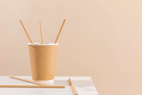 Paper cup straws arrangement