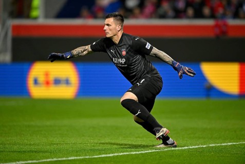 Goalkeeper Kevin Müller 1. FC Heidenheim 1846 FCH (01) UEFA Conference League campaign, perimeter