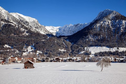 Winter landscape, snowy landscape, view of Oberstdorf, behind Nebelhorn and Schattenberg,