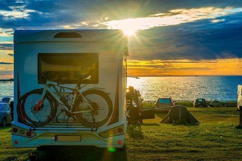 Motorhome, standing, meadow, Atlantic Ocean, sunset, midnight sun, backlight, beach, Lofoten,