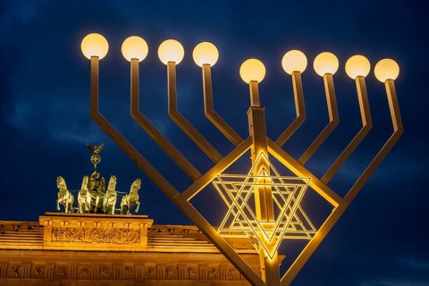 Germany, Berlin, 02.01.2025, Hanukkah candlestick Pariser Platz, in front of the Brandenburg Tor,