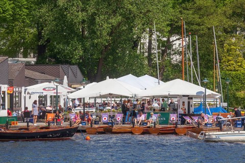 Boat hire and restaurant Bobby Reich on the Outer Alster in spring, Harvestehude, Winterhude,