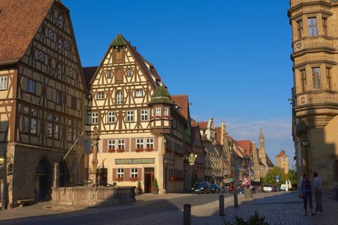 Half-timbered houses, market square, Rothenburg ob der Tauber, Romantic Road, Franconia, Bavaria,