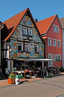 Brothers-Grimm, half-timbered house, façade painting with fairytale motifs, Steinau an der Straße,