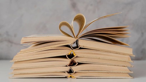 Arrangement with open books