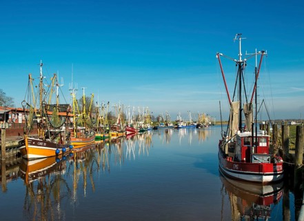Harbor, Greetsiel, Trawler, Krummhörn, East Frisia, Lower Saxony, Germany, Europe