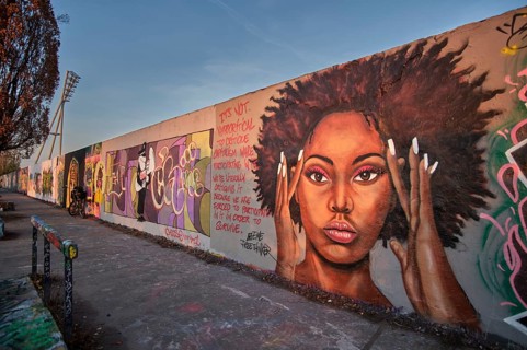 Germany, Berlin, 24. 11. 2020, Mauerpark, graffiti wall, head, criticism of capitalism, by graffiti