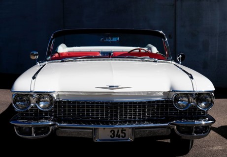 American classic car, Cadillac Eldorado, white with red leather seats, front view, Töcksfors,