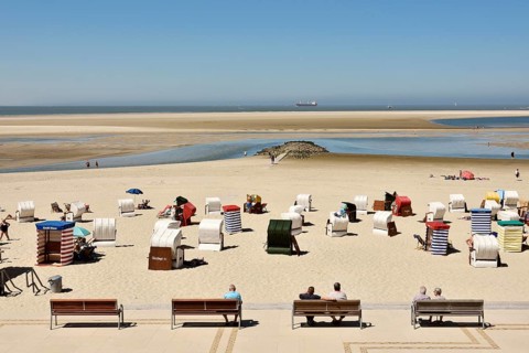Promenade view of beach and North Sea, Borkum, East Frisian Island, East Frisia, Lower Saxony,