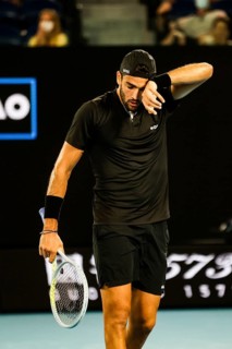 MELBOURNE, AUSTRALIA, JANUARY 23: Matteo Berrettini of Italy plays Pablo Carreño Busta of Spain on