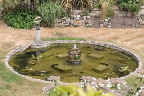 WINDSOR, MAIDENHEAD WINDSOR/UK - JULY 22 : View of a water feature at Windsor Castle in Windsor,
