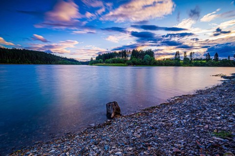 Sunset at the Zeulenroda Sea with blue sky and clouds, Zeulenroda-Triebes, Thuringia, Germany,