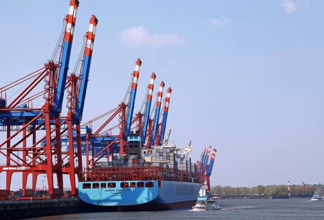 Maersk Edmonton in Hamburg, Maersk Edmonton landed in Hamburg, Germany, Europe