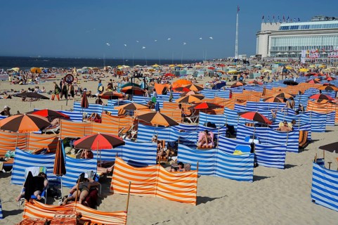 People on the beach, Oostende, Belgium, stunt kites, kites, Europe