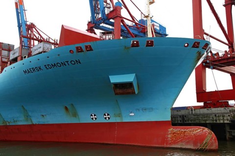 Maersk Edmonton in Hamburg, Maersk Edmonton landed in Hamburg, Germany, Europe