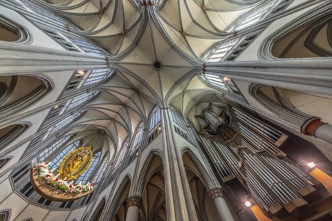 Altenberg Cathedral (also Bergischer Dom), interior view with ceiling vault, organ and Radiant