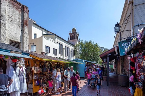 LOS ANGELES, CALIFORNIA, USA - AUGUST 10 : Olvera Street market in Los Angeles, California, USA on
