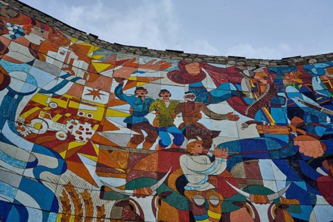 Mosaic of tiles with motifs from Georgian and Russian history, Monument of Georgian-Russian