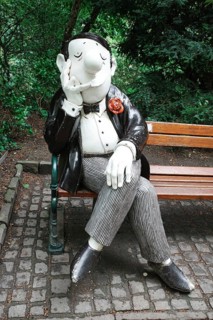 Statue The Knob-Nosed Man by Loriot, Loriotplatz, Hanseatic City, Bremen, Germany, Europe