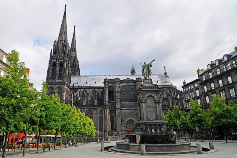 Monument to Urban II, Assumption, black, French national monument, in front of