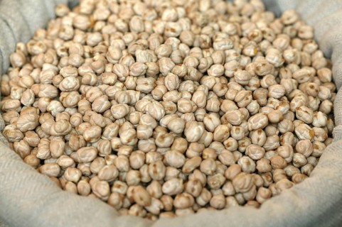 Chickpea, Chickpea, Roman chickpea, Chickpea, Buttercup, CHICKPEA IN A BASKET