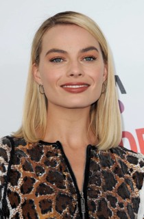 Margot Robbie at the 2018 Film Independent Spirit Awards held at Santa Monica Beach, USA on March
