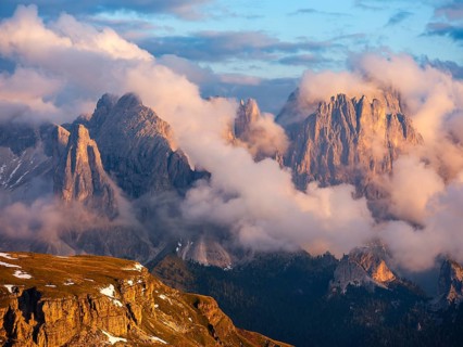 Rose garden group in clouds at evening light, Schlern, Dolomites, South Tyrol, Italy, Europe