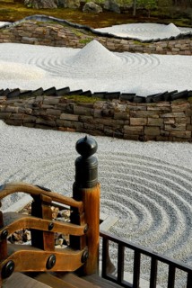 Sand Garden, Rinzai Zen School, stone circles, sand circles, Zen Garden, Kodai-ji Temple, Kyoto,
