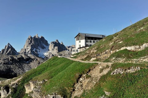 Auronzo hut, 2320m, Rifugio Auronzo, south of the Three Peaks, Three Peaks hiking trail, Sesto