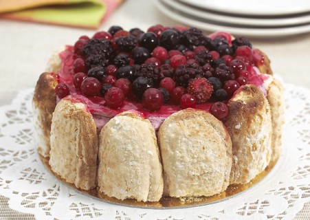 Red fruits Charlotte
