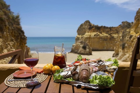 Restaurant at Praia dos Tres Irmaos near Alvor, Algarve, Portugal, Europe