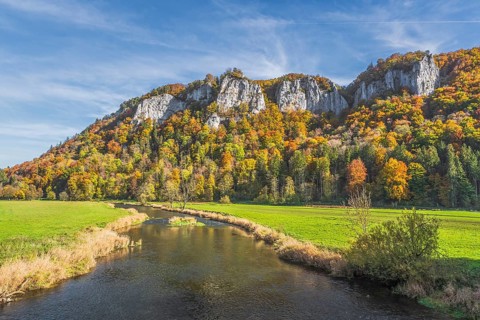 View over the Danube to the Hausener Zinnen in the autumnal Upper Danube Valley, Hausen im Tal,