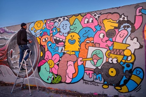 Germany, Berlin, 15. 11. 2020, Mauerpark, graffiti wall, graffiti artist from Italy Pen_Chill at