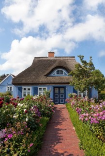 Thatched wooden house in Born