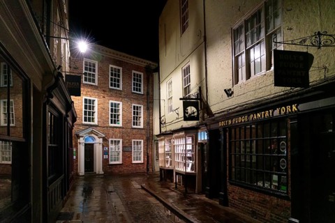 YORK, NORTH YORKSHIRE/UK - FEBRUARY 19 : View of buildings and architecture in the Shambles area of