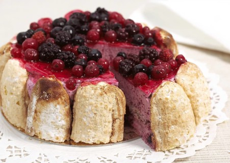 Red fruits Charlotte